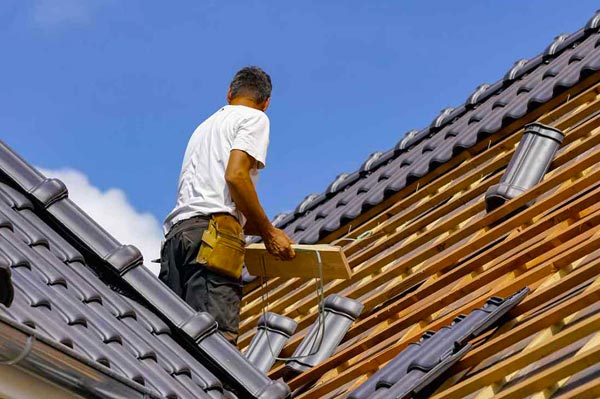 Travaux de couverture  - KLV Procouvreur Façade Charleroi : couvreur en Belgique : Région Flamande, Wallonne, Bruxelles ... : Pose et rénovation toiture, détection et réparation de fuites toit tuile, ardoise, faîtage. Intervention en Belgique : Région Flamande, Wallonne, Bruxelles ...