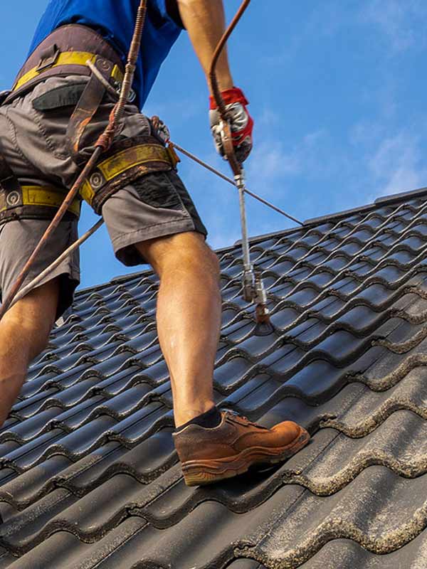 KLV Procouvreur Façade Charleroi : Couvreur en Belgique : Région Flamande, Wallonne, Bruxelles ... travaux de charpente, couverture, nettoyage démoussage et peinture hydrofuge toiture, étanchéité toit plat terrasse roofing et isolation toiture combles, ravalement peinture et imperméabilisation façade, bardage et nettoyage des extérieurs : pavé pierre bleu, klinker